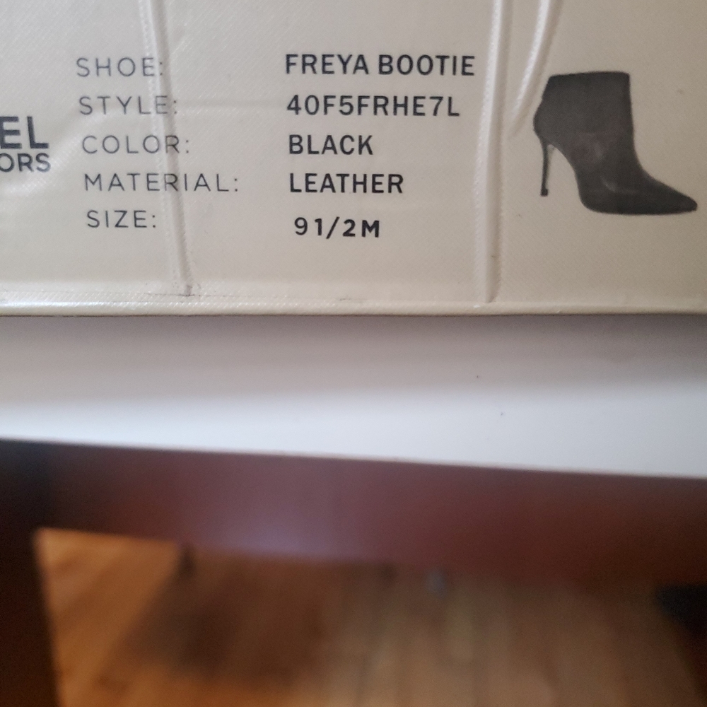 Shoes - Picture 5 of 5